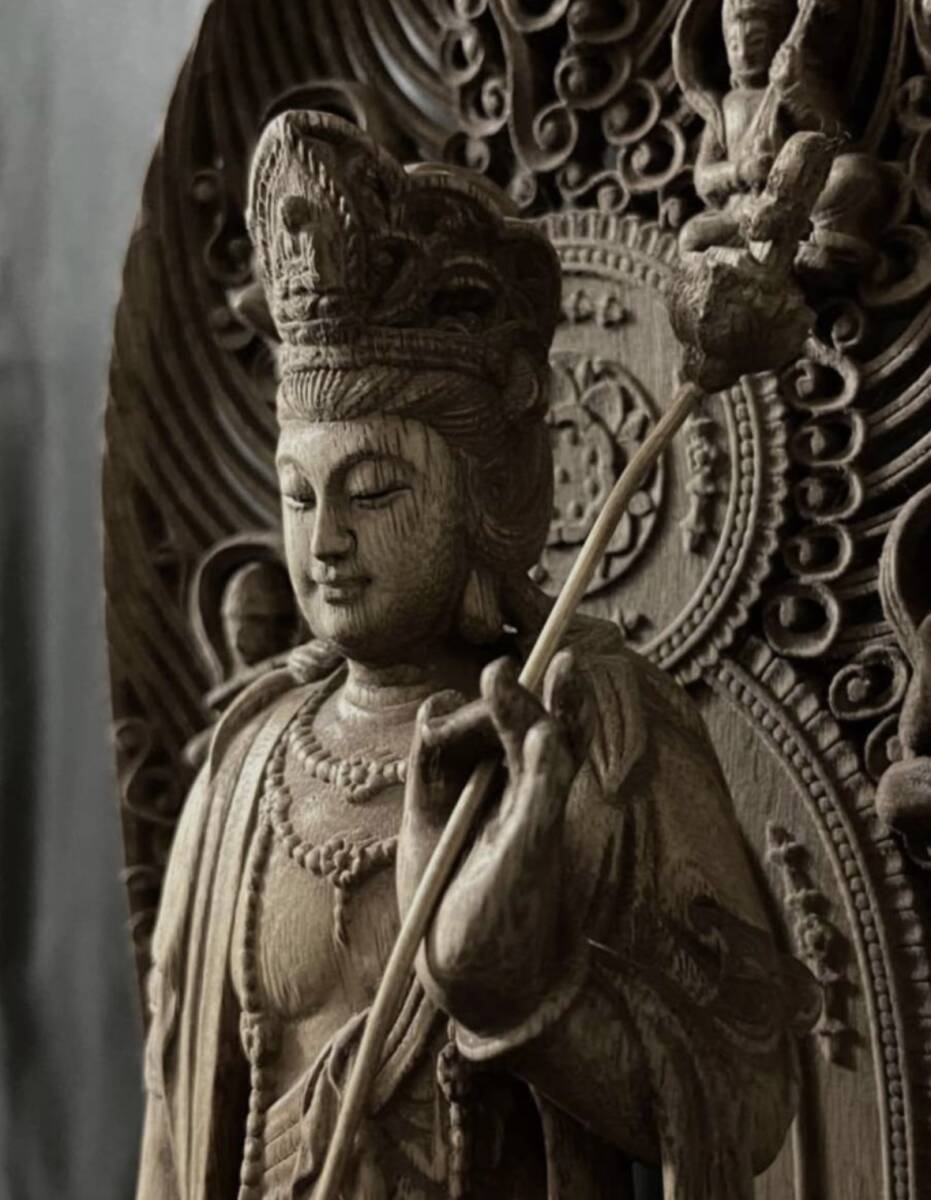 高45cm 仏教工芸品 総楠製 井波彫刻 極上彫 木彫仏像 日光菩薩立像の画像2