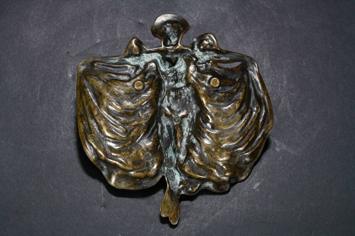 br10386 ブロンズ 婦人 銅製 飾り皿・置物 西洋彫刻　幅5x16.5cm 重340g_画像3