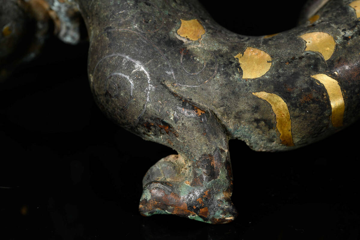 br10461 中国古玩 古銅製 獣形置物 金象嵌 銀象嵌 時代物 銅置物 唐物 長20.3cm 高5.7cm 重544.2gの画像7