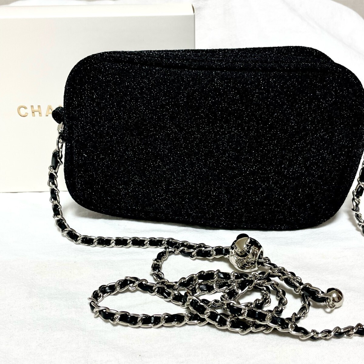 シャネル ノベルティ CHANEL 2way ポーチ ロゴ ショルダー ブラック 化粧ポーチ ラメチェーン付き 非売品 新品未使用品の画像3