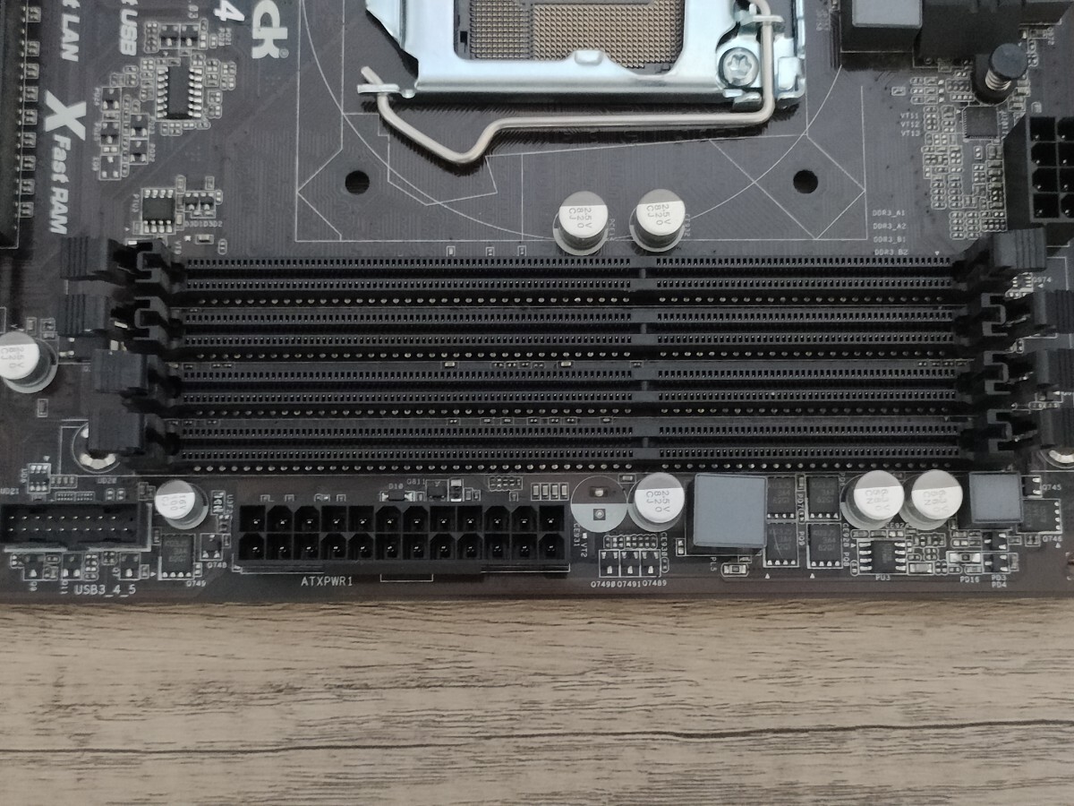 ASRock H87 Pro4 LGA1150 DDR3 【マザーボード】 の画像6