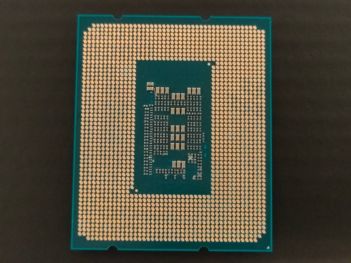 Intel Core i3-12100F 【CPU】