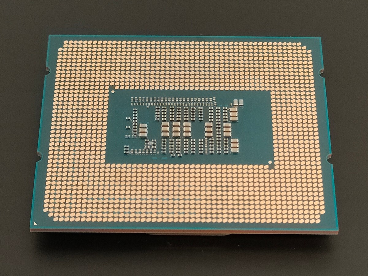 Intel Core i3-12100F 【CPU】