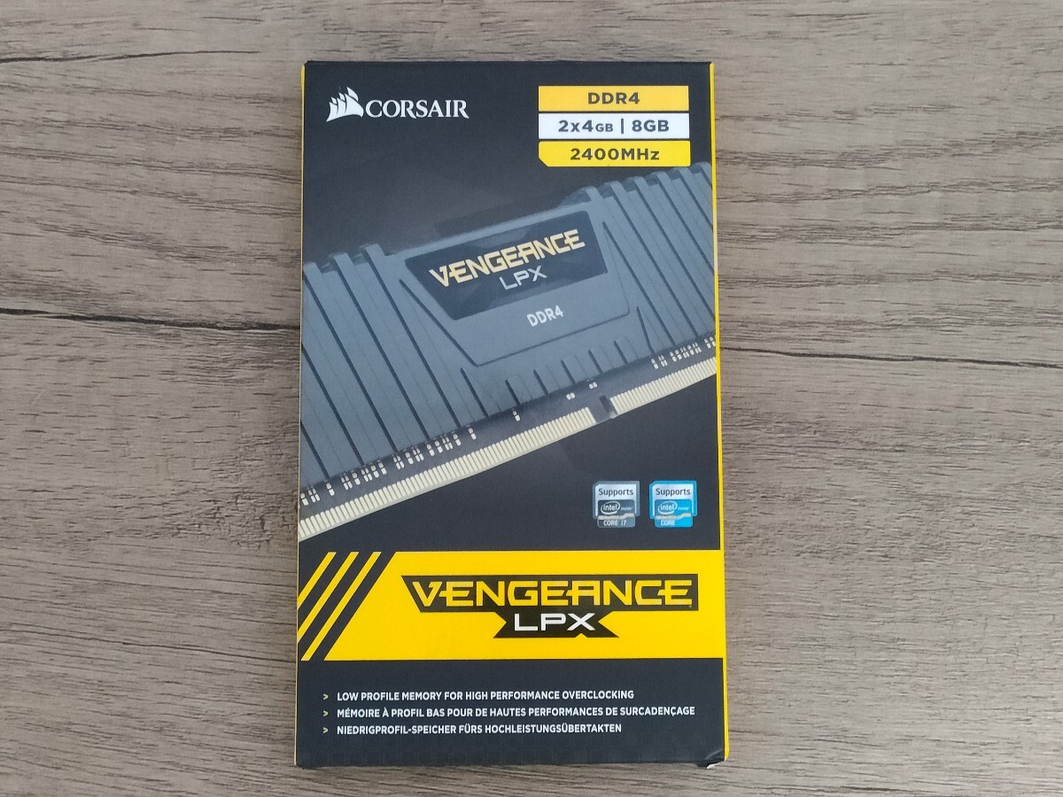 CORSAIR VENGEANCE LPX DDR4 2400MHz 4GB×2枚 計8GB 【デスクトップ用メモリ】の画像1