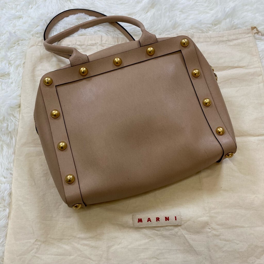 １円～ A-6 80 MARNI マルニ ハンドバッグ スタッズ ピンクベージュ セミショルダー レザー ゴールドの画像1