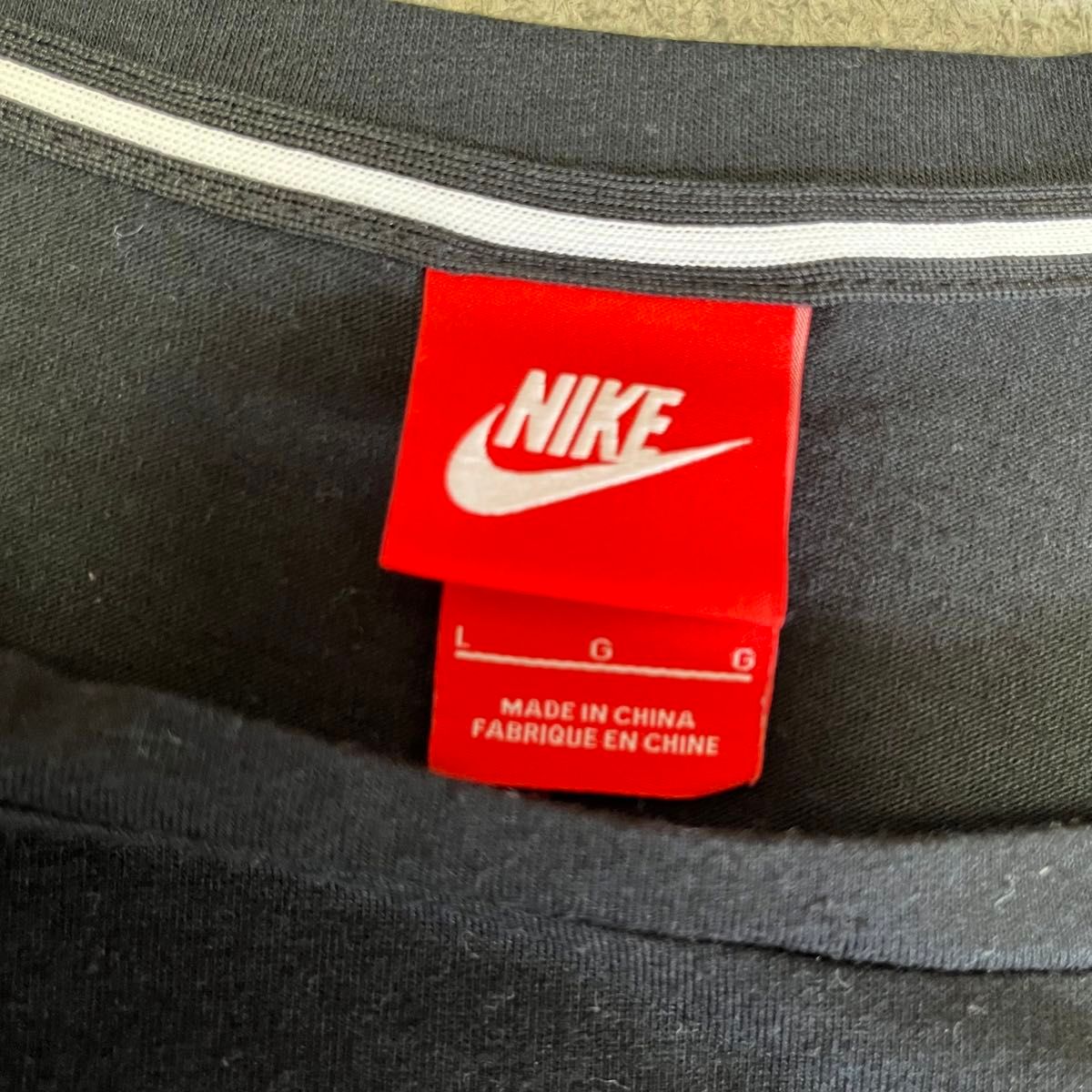 レディース NIKE Tシャツ Lサイズ