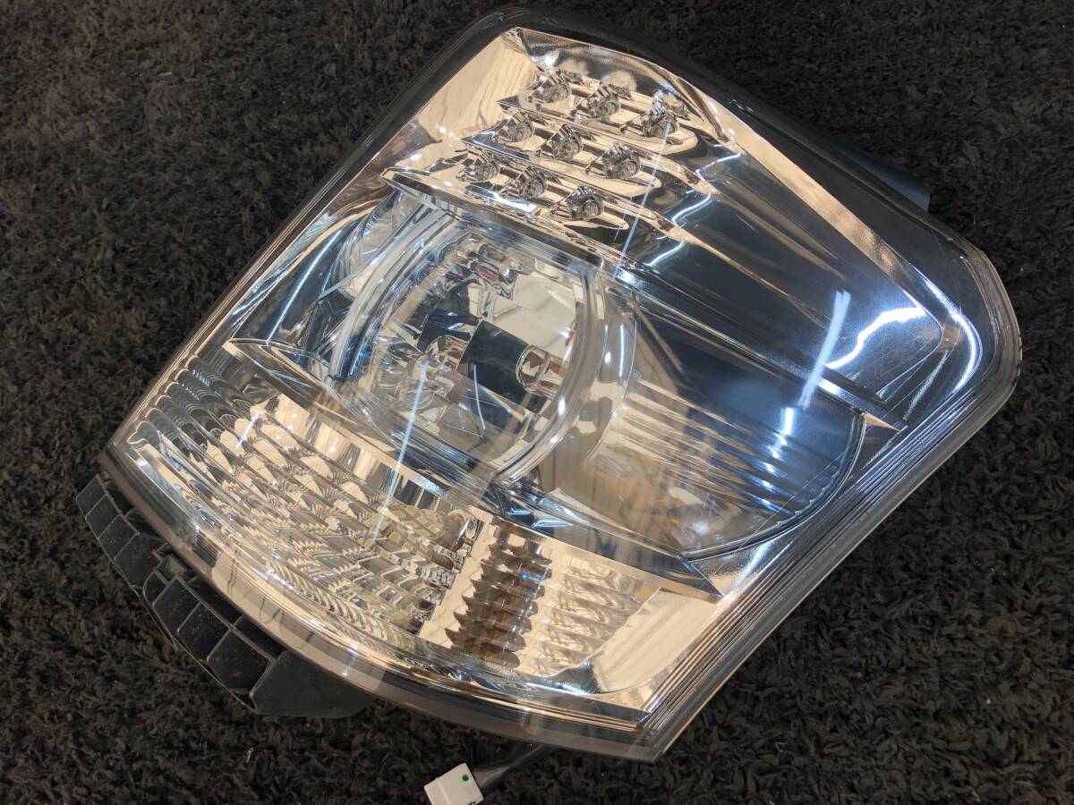 ＳＡＩ AZK10 右 テールランプ テールライト LED KOITO コイト 75-12 81550-75010 2011年 644962_画像2