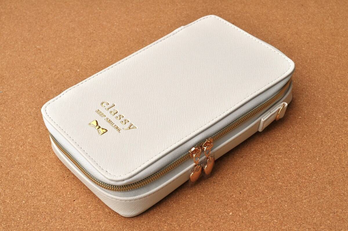 classy クラッシー【薄型22cm×14cm×4 5cm】裁縫セット 未使用品 classy クラッシー【薄型22cm×14cm×4 5cm】裁縫セット 未使用品