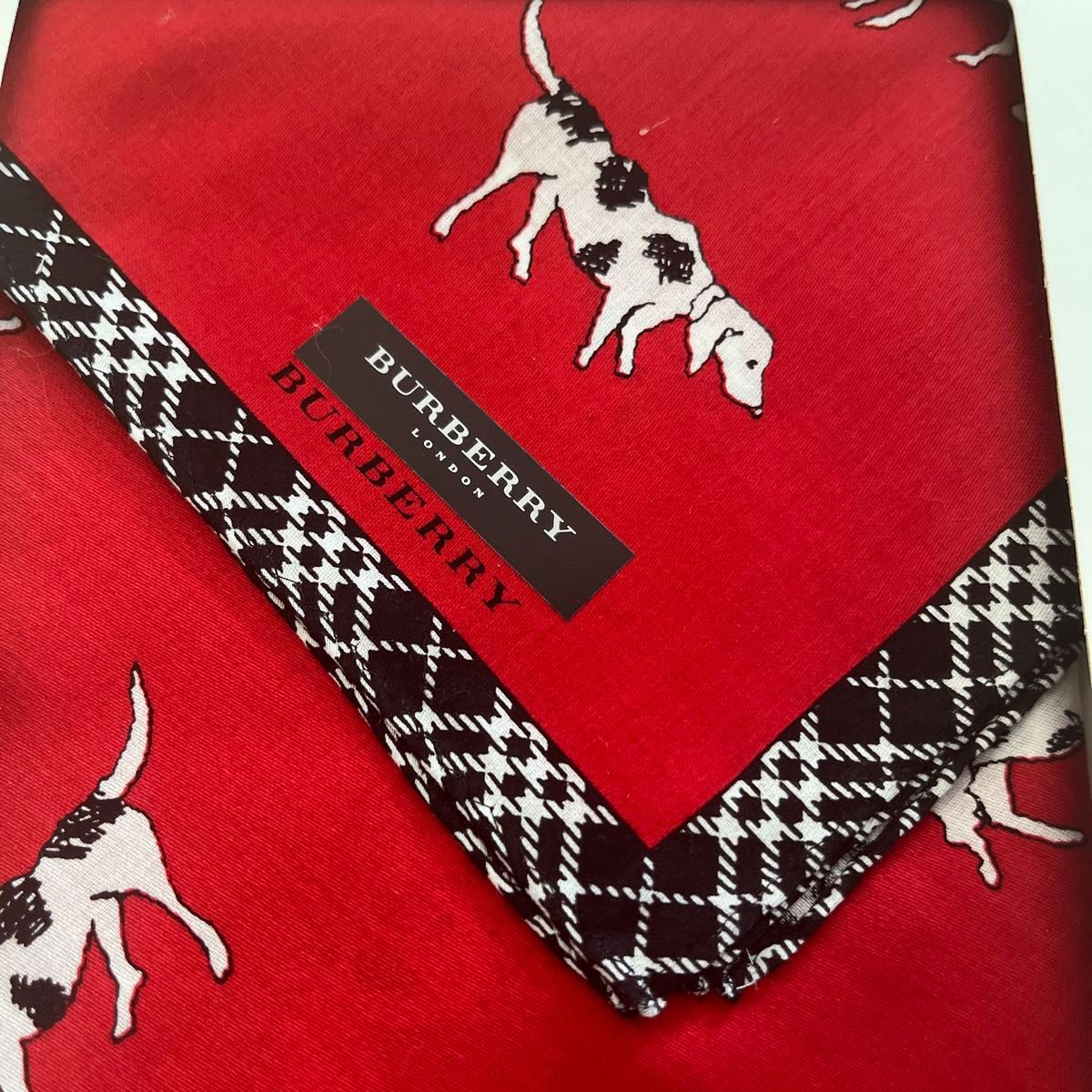 BURBERRY LONDON バーバリーロンドン　ノバチェック ハンカチ 犬柄 、靴下セット