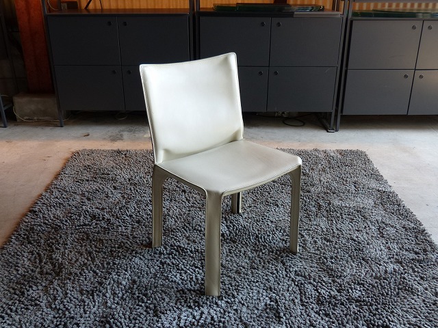 Cassina(カッシーナ)412 CAB(キャブ)アームレスチェア|アイボリー|マリオ・ベリーニ
