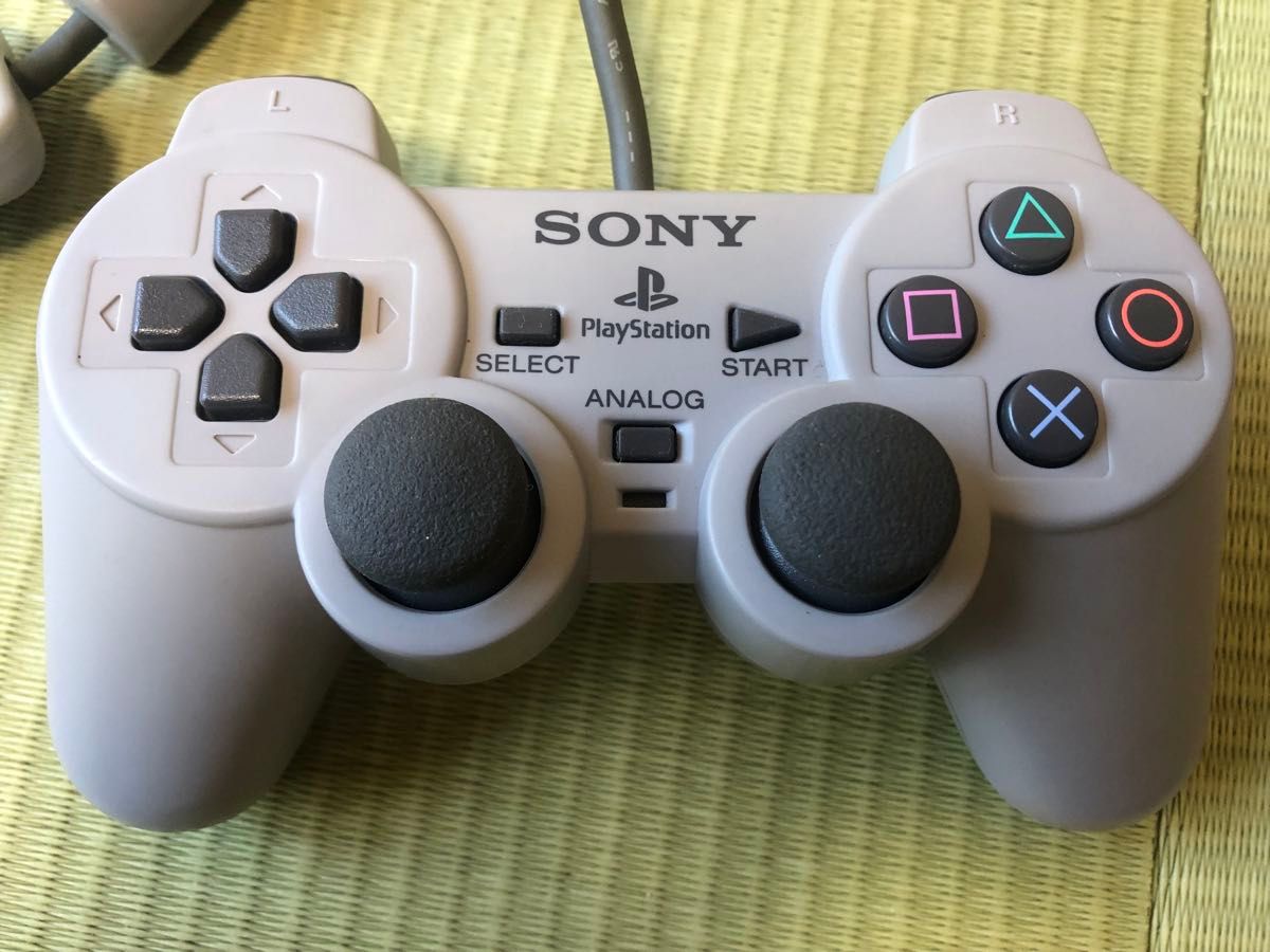 動作確認のみ　極上美品　SONY PS1 プレイステーション 本体 SCPH-9000 内箱なし　説明書は他の型番のPS1の物