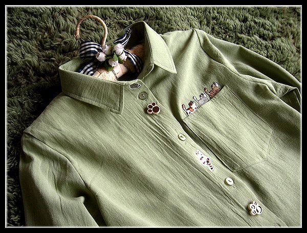 ◆M～L～2L・猫ちゃん刺繍がアクセント♪ナチュラルコットンのシャツチュニック/うぐいすカーキ_◆可愛い猫ちゃん刺繍♪