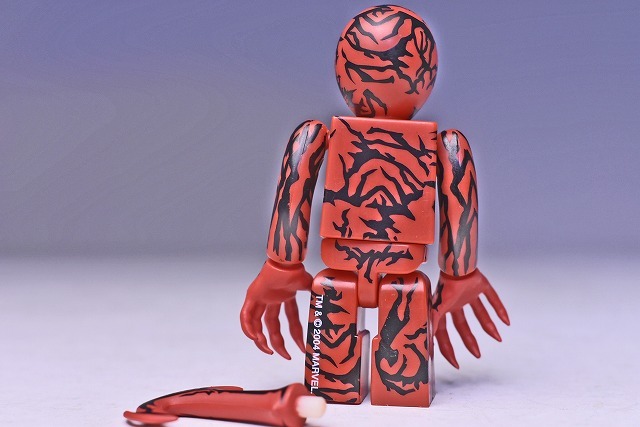 【MARVEL SUPER HEROES キューブリック】★CARNAGE★純正ディスプレイケース付★SERISE 3★マーベル★スパイダーマン★MEDICOM TOY★_画像5