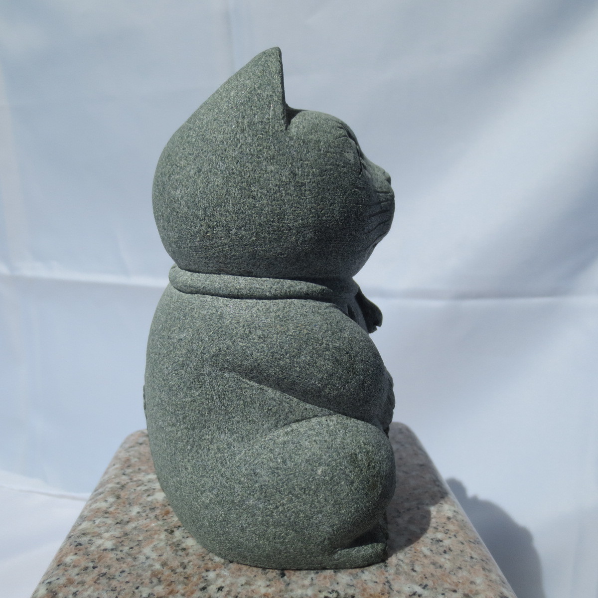  maneki-neko . luck . luck . whirligig .... cat cat Cat left hand .... compilation customer up .. stone G612 size 8.5x7x12.5cm 1.2kg