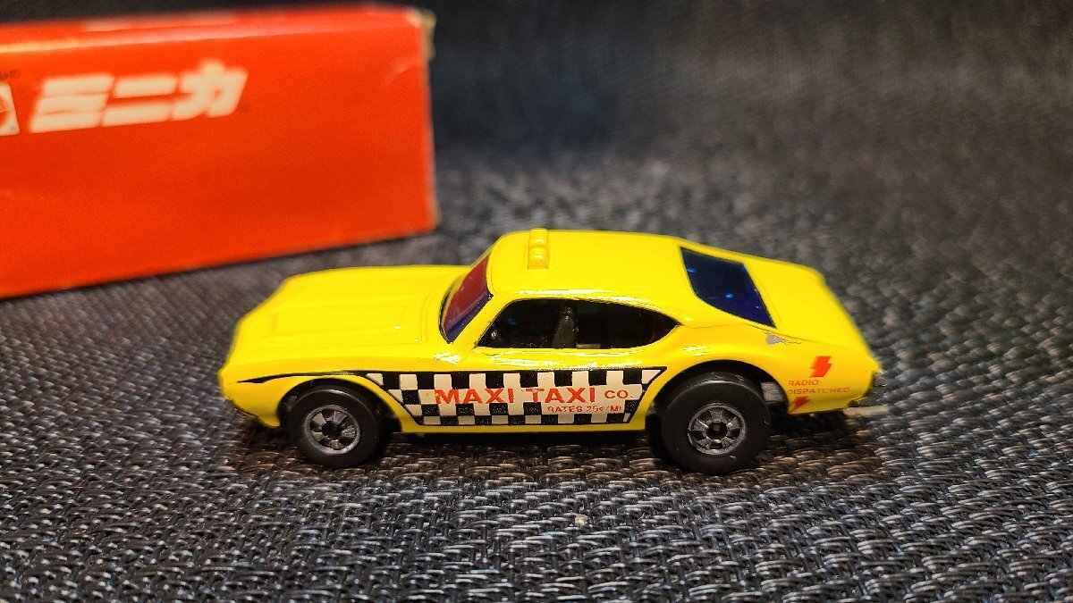 【マテルのミニカ　HOTWHEELS　アメリカンタクシー　MAXI TAXI　車体美品　少塗装剥げあり　香港製　赤箱】_画像1