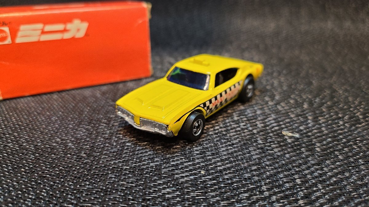 【マテルのミニカ　HOTWHEELS　アメリカンタクシー　MAXI TAXI　車体美品　少塗装剥げあり　香港製　赤箱】_画像4