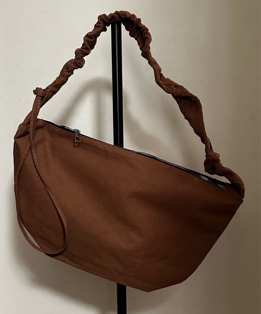 ブラウン キャンパスバッグ バッグ 茶色 シンプル 肩掛け 手持ち 大きめ 新品 ショルダーバッグ キャンバスバッグ 大容量