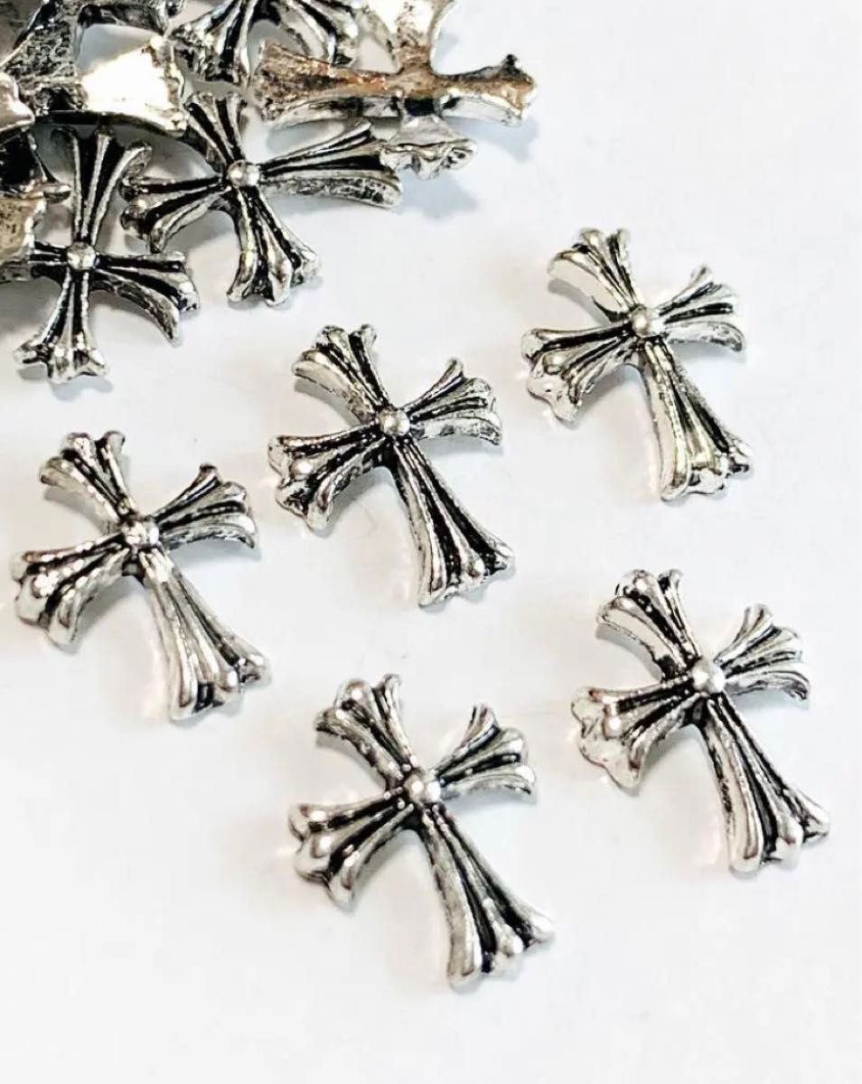 クロム 3種 １8個 セット　クロス　十字架　ネイル　パーツ　デコ　アンティーク　メタル アート　3D クロムハーツ ロゴ 韓国