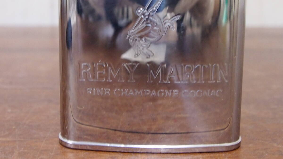 新古品☆ＲＥＭＹ　ＭＡＲＴＩＮ☆レミーマルタン☆Ｐ０７８　Ｖ０４☆酒器☆スキットル☆ソフトケース付☆４０４Ｓ４－Ｊ１４３３８_画像3