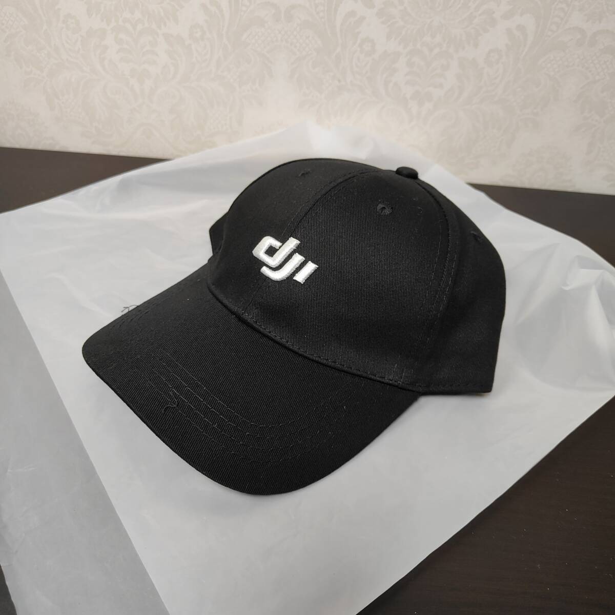 【送料無料】DJI　非売品　キャップ　帽子　黒　ドローン／カメラで有名なメーカー_画像1