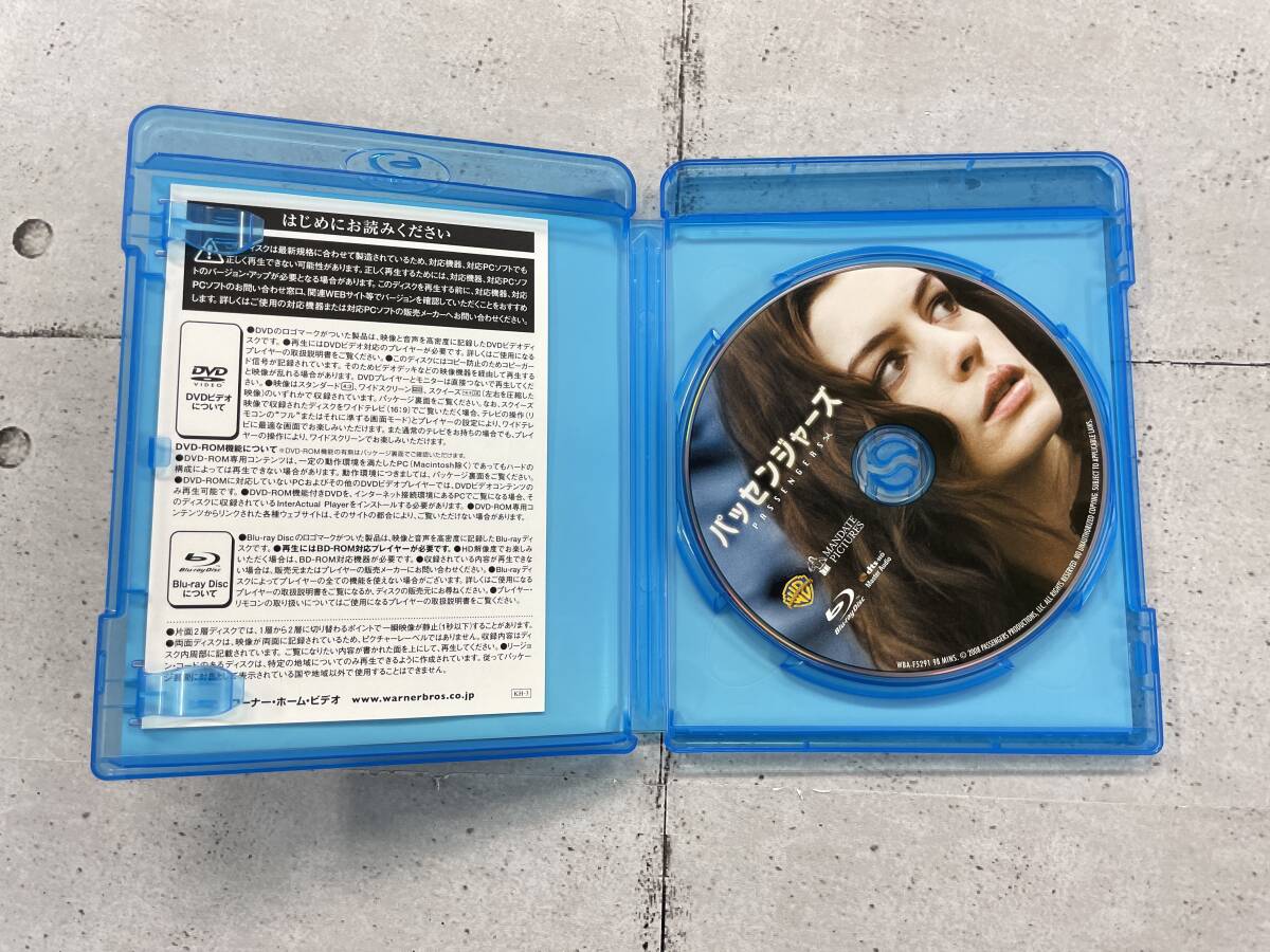 パッセンジャーズ　Blu-ray　アン・ハサウェイ　パトリック・ウィルソン　セル版　※B1_画像3