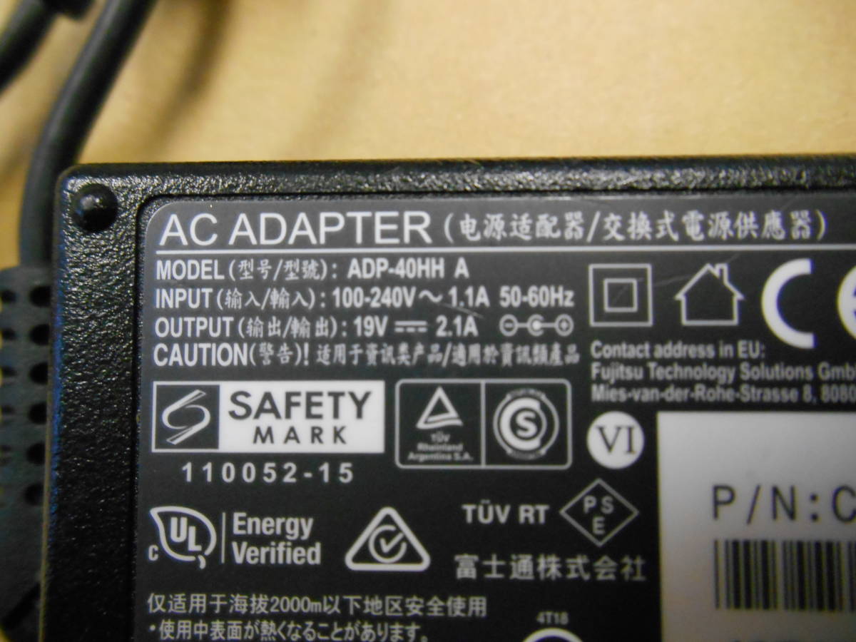 FUJITSU ACアダプタ ADP-40HH A FMV-AC326C 19V=2.1A 外径5.5 内径2.6 _画像2