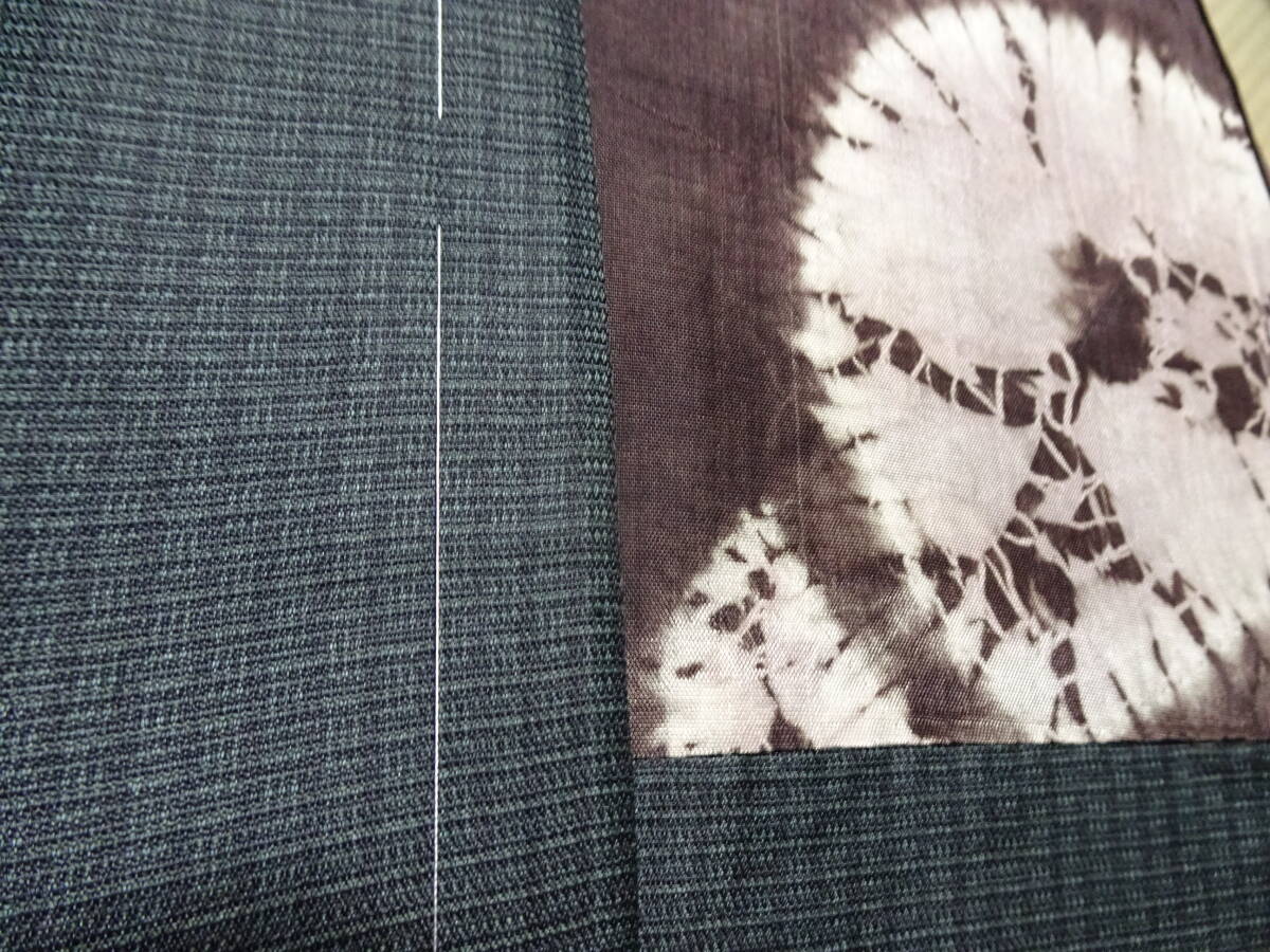 古布/男物/昭和レトロ 黒っぽいモスグリーン系のアンティーク長羽織（未使用品）正絹 裄６６cm の画像6