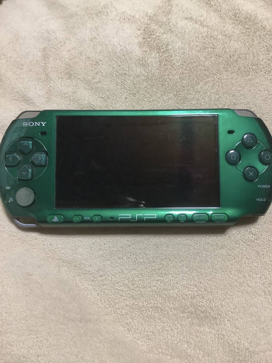 SONY PSP本体 PSP-3000 グリーン 動作品 難ありジャンク品扱い ソフト3本付きの画像2