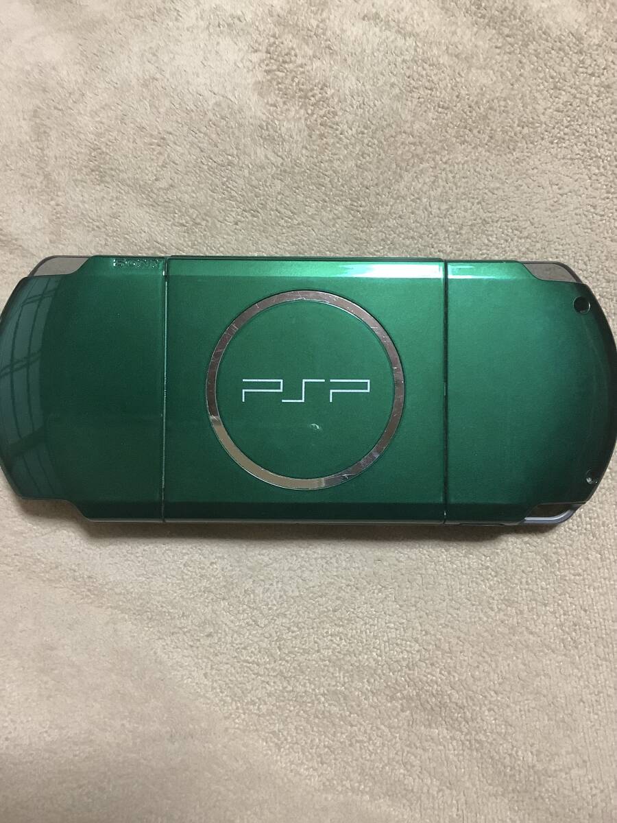 SONY PSP本体 PSP-3000 グリーン 動作品 難ありジャンク品扱い ソフト3本付きの画像3
