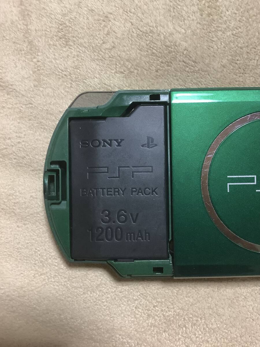 SONY PSP本体 PSP-3000 グリーン 動作品 難ありジャンク品扱い ソフト3本付きの画像5