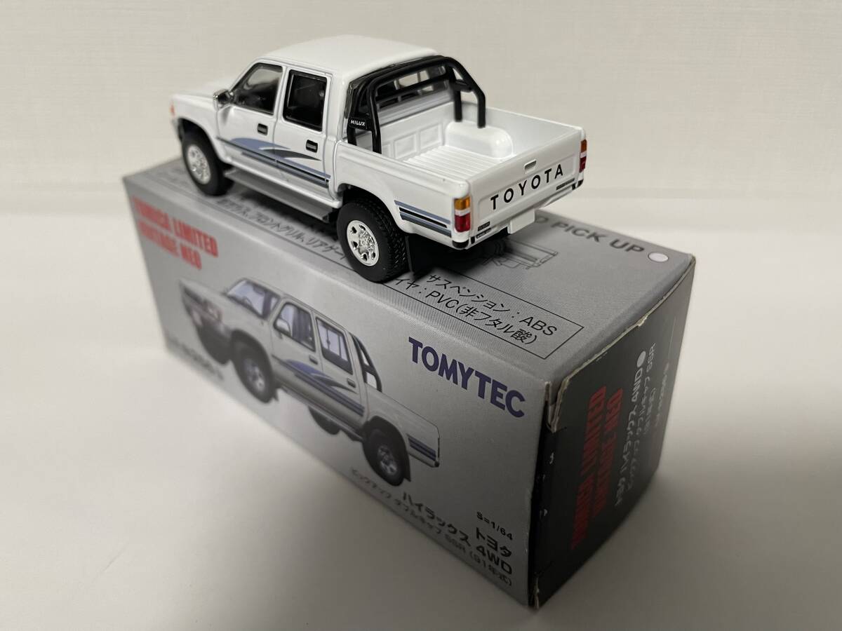 TOMICA Limited vintage 1/64 スケール トヨタ ハイラックス 4WD_画像3