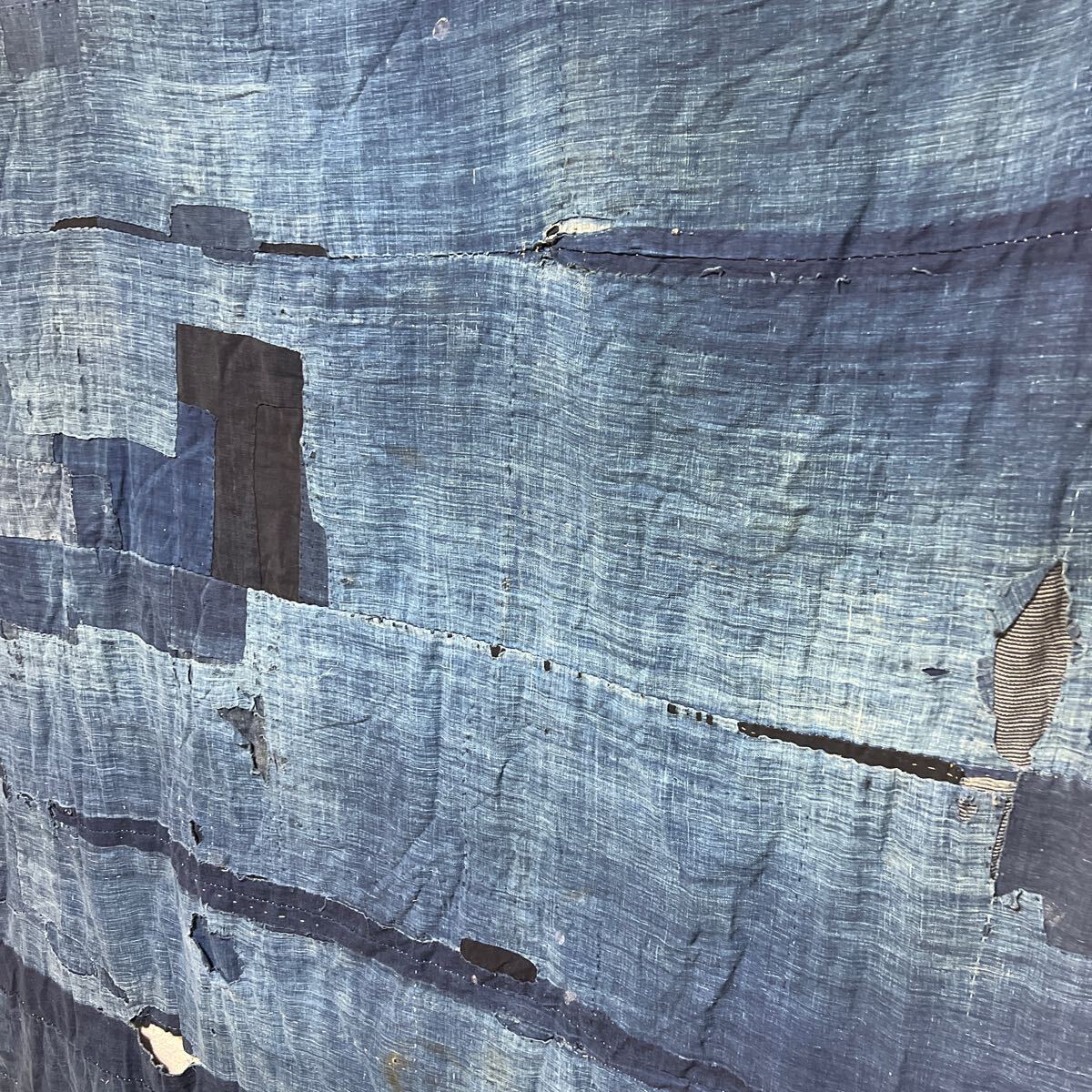 ⑳カスリ放出 倉吉絣 藍染 かすり 古布 生地 素材 パッチワーク 希少 継ぎ接ぎ ボロ リメイク 手芸 裁縫 はぎれ 長期保存 225×135cmの画像5