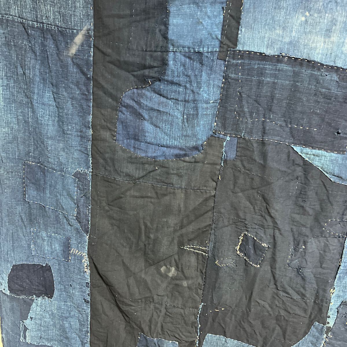カスリ放出 倉吉絣 藍染 かすり 古布 生地 素材 パッチワーク 希少 掘り出し うぶだし リメイク 手芸 裁縫 はぎれ 長期保存 174×152cmの画像5