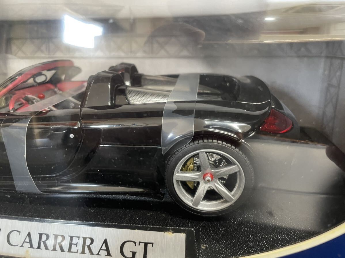 MOTOR MAX ミニカー 1/18 PORSCHE CARRERA GT ブラック　オープンカー