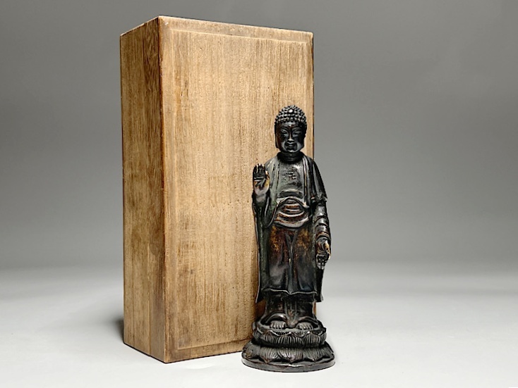 [.] era copper made large day .. image ornament .... Buddhist image box attaching height :10.5cm weight :226g