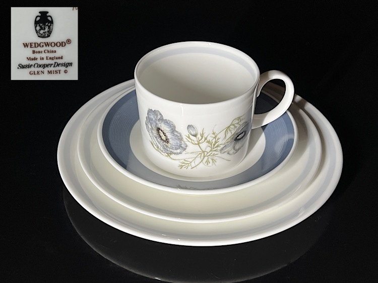 【瑞】ウェッジウッドWEDGWOOD GLEN MIST　カップ＆ソーサー＋ケーキ皿＋プレート_画像1