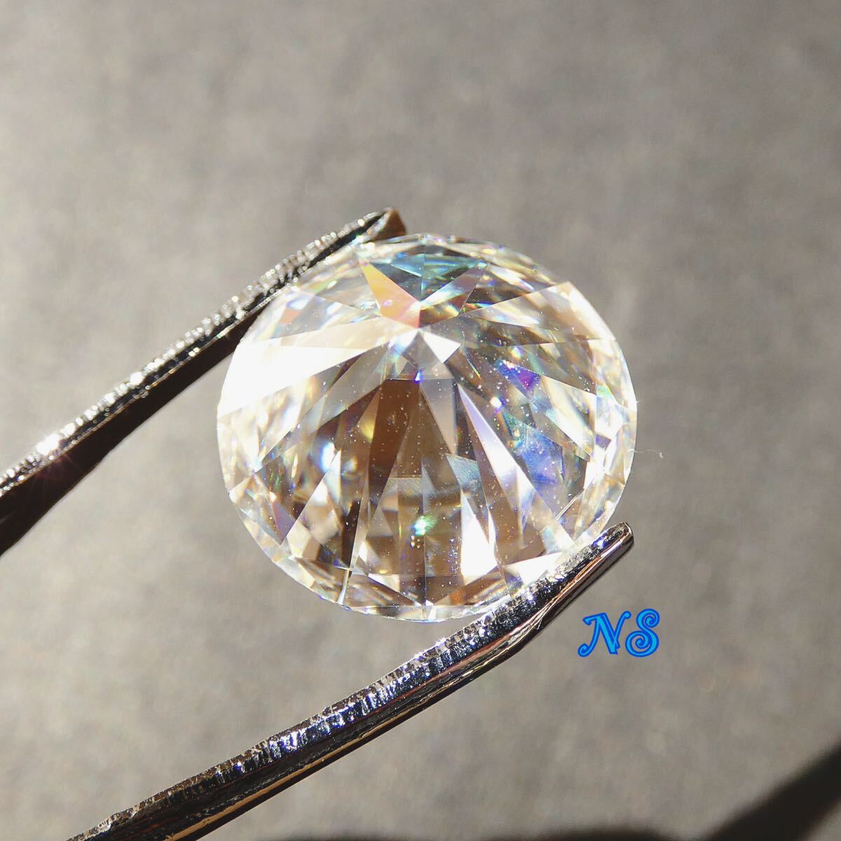 モアサナイト ルース 裸石 15ct 16mm 宝石 ダイヤモンド 大粒 １５カラット リングやネックレスにの画像3