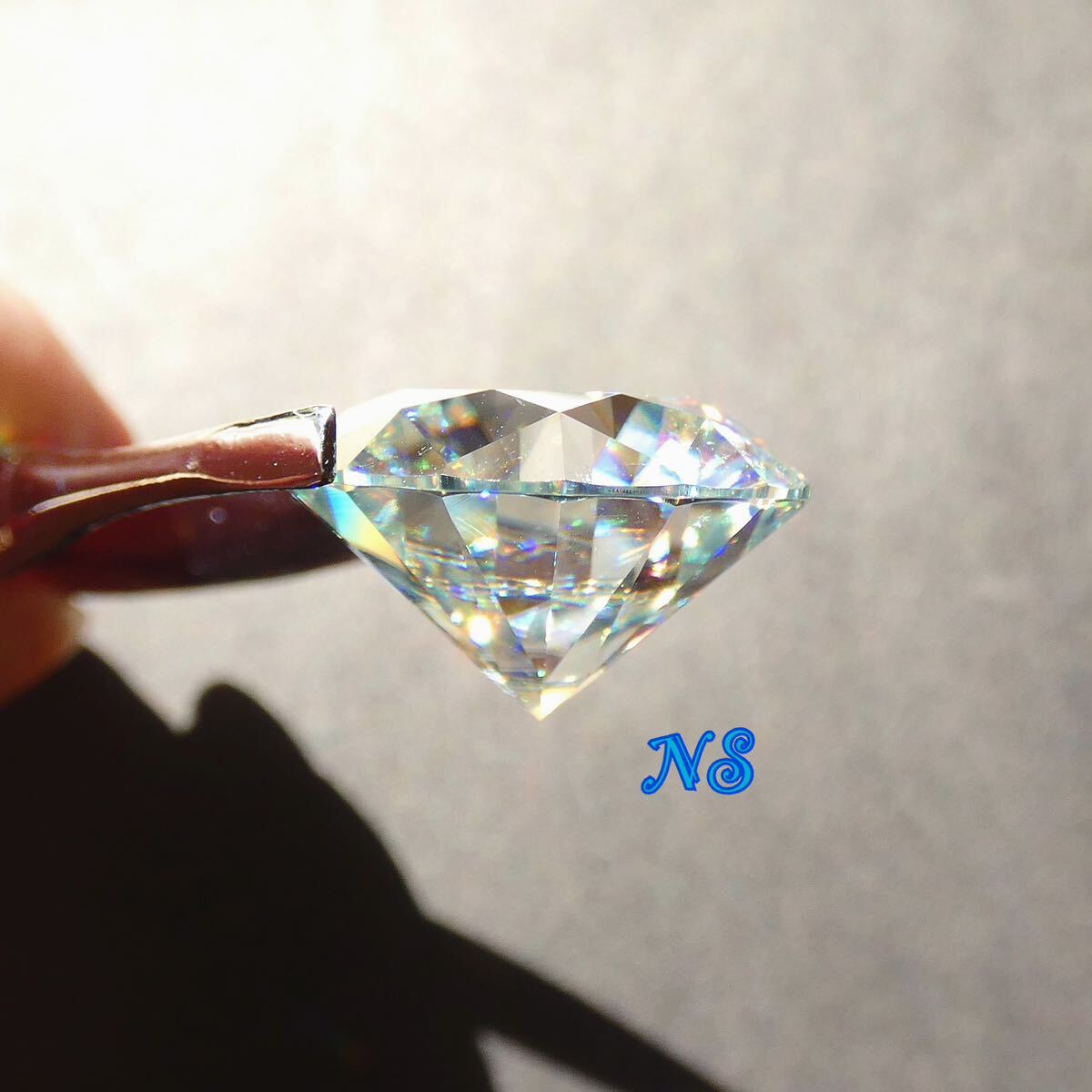 モアサナイト ルース 裸石 20ct 18mm ライトブルー ペールブルー 淡青 ダイヤモンド 大粒 ２０カラット リングやネックレスにの画像3