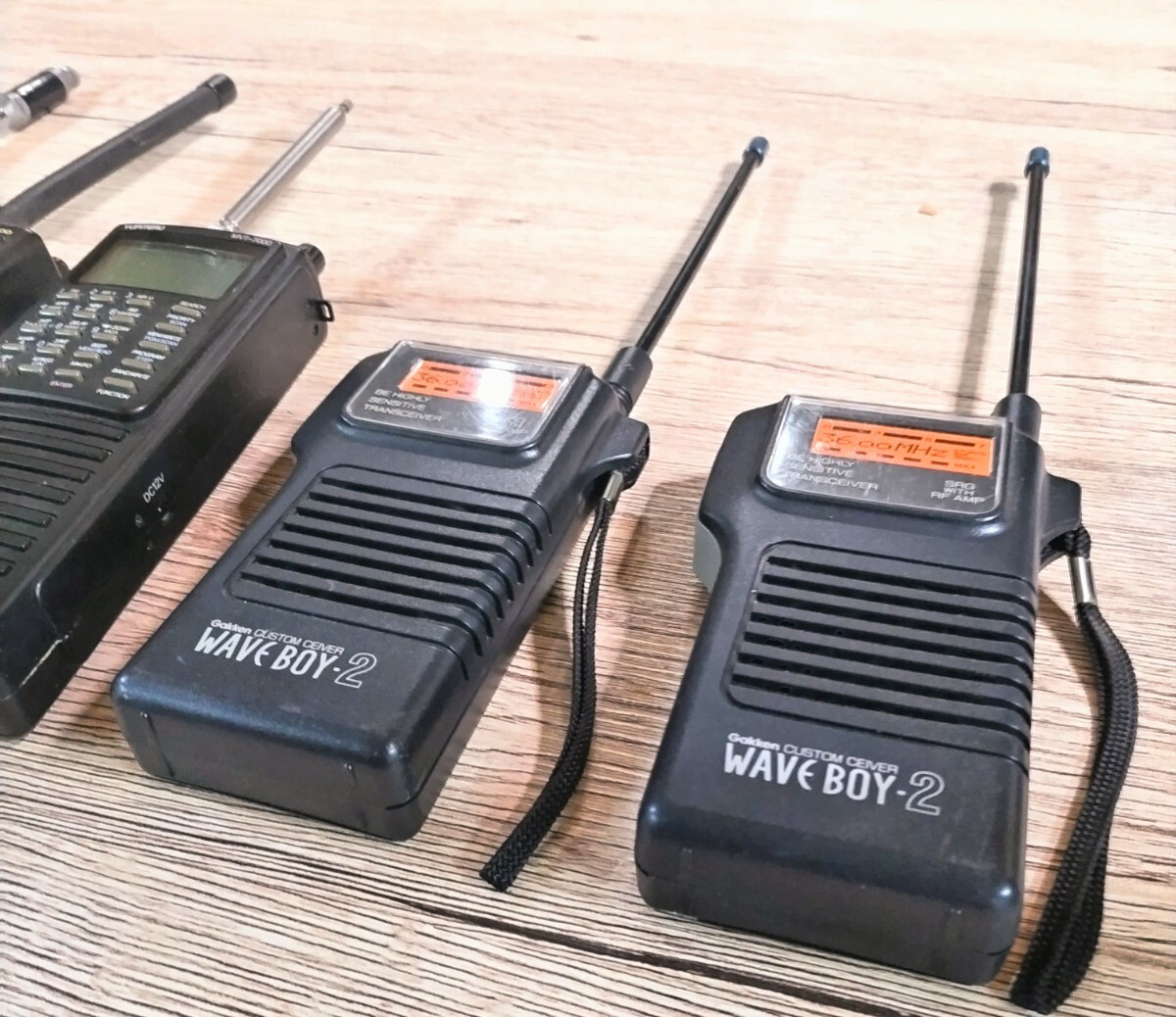 YUPITERUの広帯域レシーバ MVT-7000 8MHz～1300MHz 他 MVT-3100　VT-890 TONO TT-400S WAVE BOY-2 2台 まとめてジャンクセット 現状渡し品_画像4