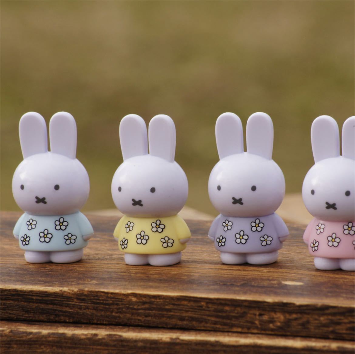 新品 miffy ミッフィー テトラフィビッツ 12個セット 花柄 全12種 コンプリート マスコット フィギュア 全12色 可愛い 身長約4.5cm 置物の画像6