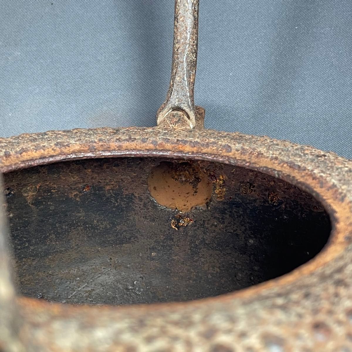 岩鋳　南部鉄器　鉄瓶　茶道具　煎茶道具　鉄製　金属工芸　重さ1.8kg