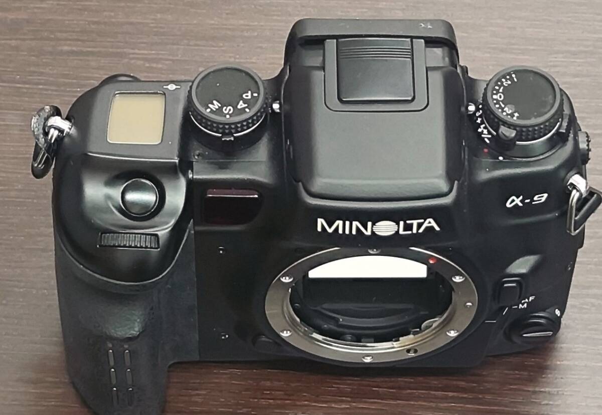 ＃1300 【中古現状品】【MINOLTA α-9本体／縦位置コントロールグリップ／望遠レンズ HIGH SPEED AF APO 80-200MM】現状優先品の画像2