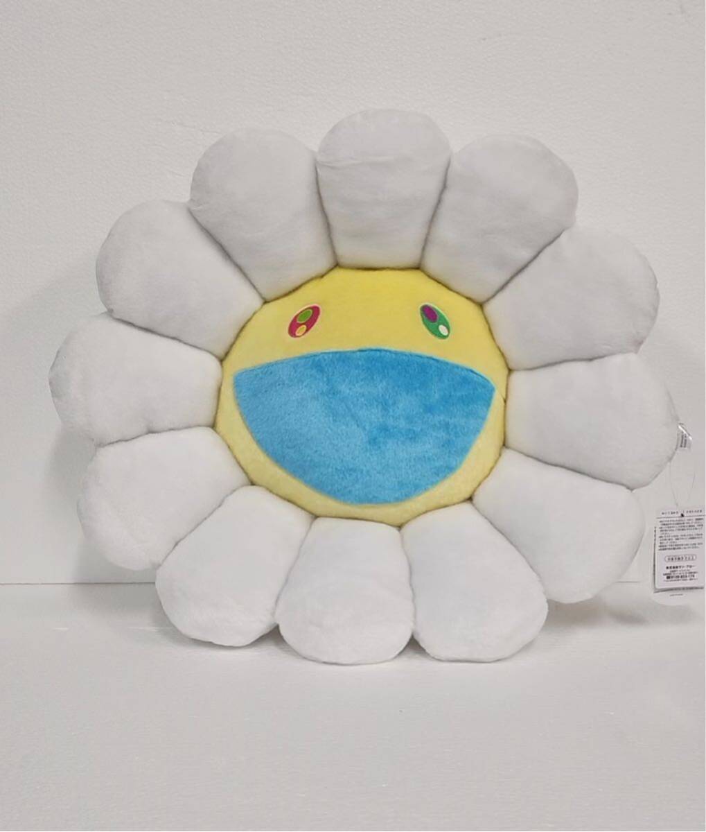  Murakami .kaikaikiki Rainbow flower cushion . flower white 60.