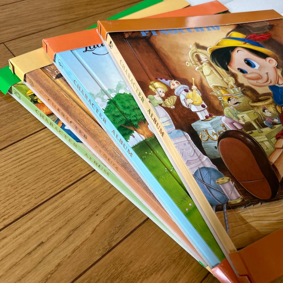 ディズニーのアルバム4冊セット ピノキオ　わんわん物語七人のこびと　ダンボ