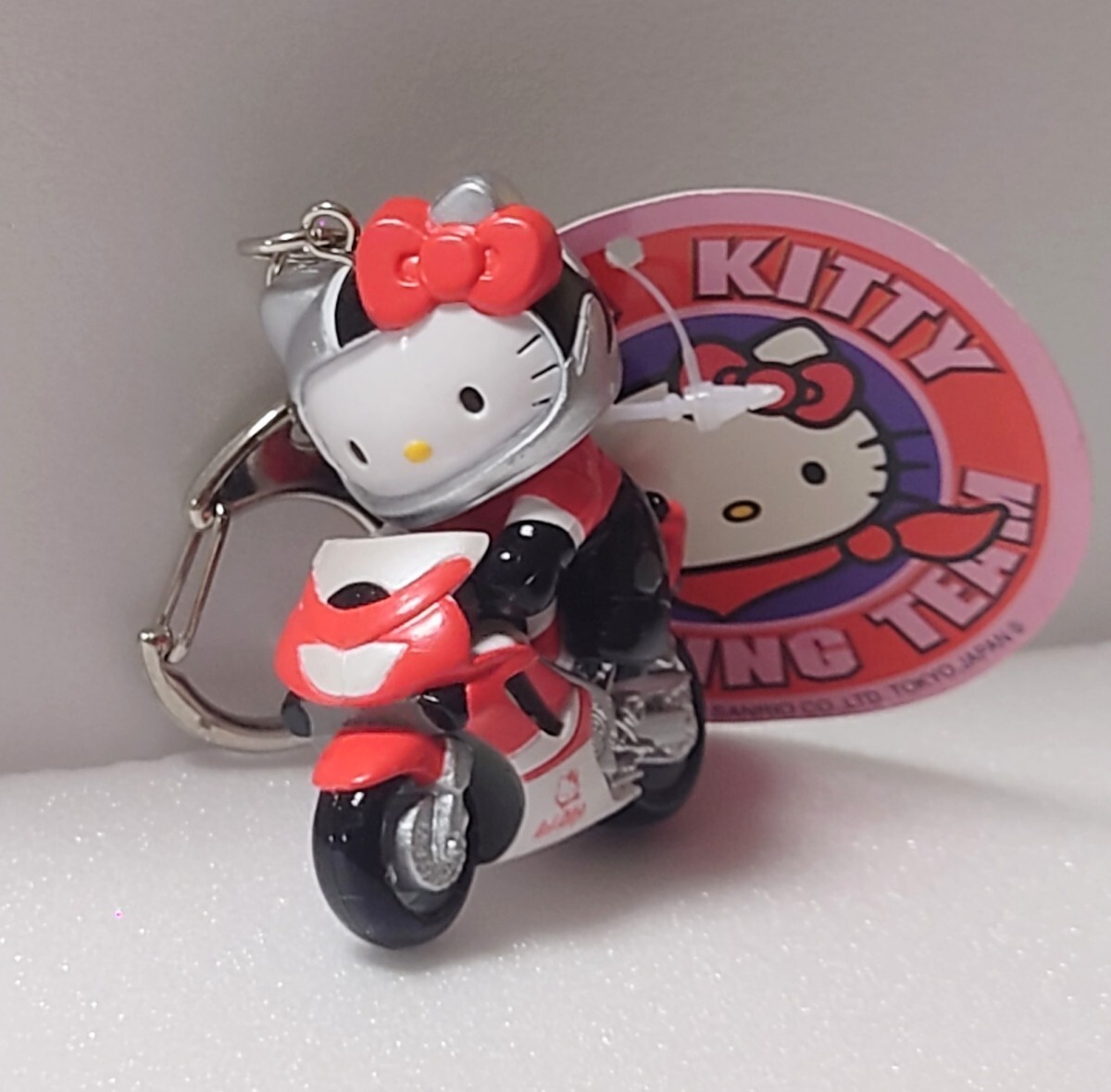 限定 ハローキティ Hello Kitty レーシング RACING TEAM バイク オートバイ ツーリング マスコット キーホルダー 2001年 タグ付き 激レア_画像1