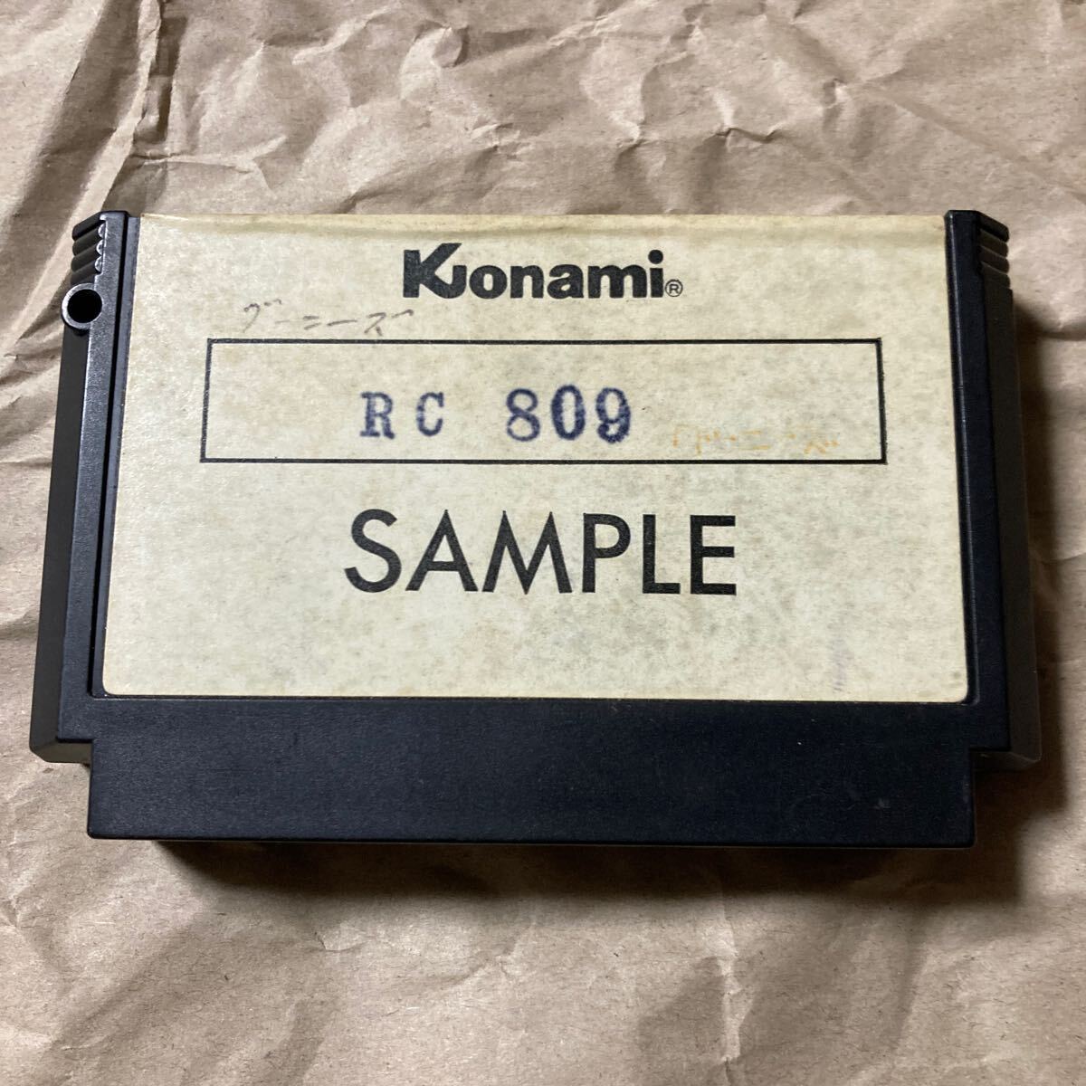 Yahoo!オークション - ファミコン サンプル 見本品 グーニーズ Yahoo!オークション - ファミコン サンプル 見本品 グーニーズ