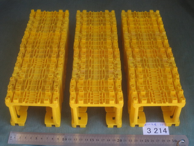 # used Plarail large amount exhibition block . column ... yellow color 30 piece 3214