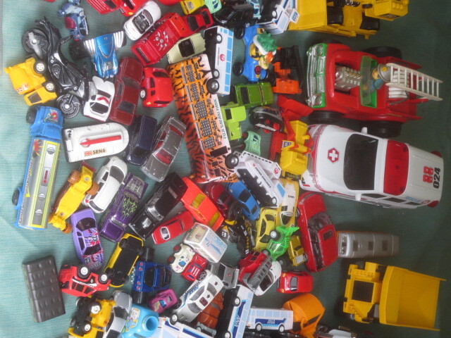 # used minicar large amount exhibition Tomica excepting many junk 