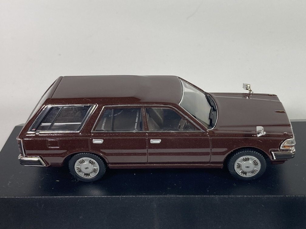 ニッサン セドリック バン Nissan Cedric Van V20E Deluxe (1999) 1/43 - ディズム DISM 車高調整式_画像6