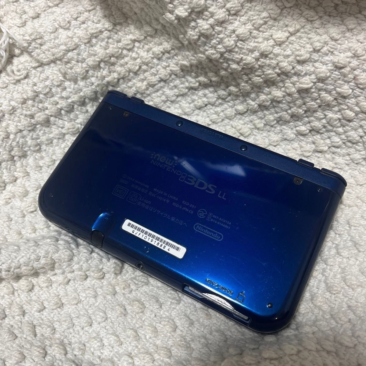 任天堂NEW 3DSLL メタリックブルー　スーパーマリオソフト付き！